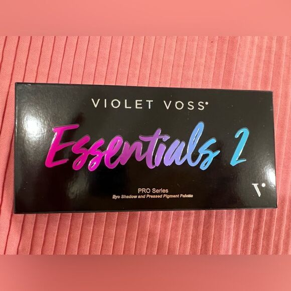 Violet Voss Essentials 2 Eyeshadow Palette - Vibrant Colors NEW - Picture 2 of 3